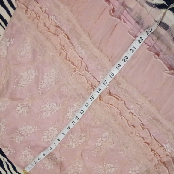 🌹pink lace skirt with zipper on the side - Picture 10 of 11